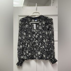 Old Navy Womens Blouse - size small